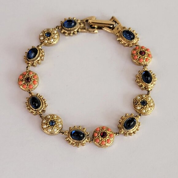 Vintage Signed ART Cabochon Faux Pearl and Coral Bead Bracelet - Picture 7 of 10